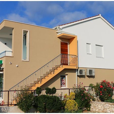 Apartments Ksenia 로고즈니차 외부 사진